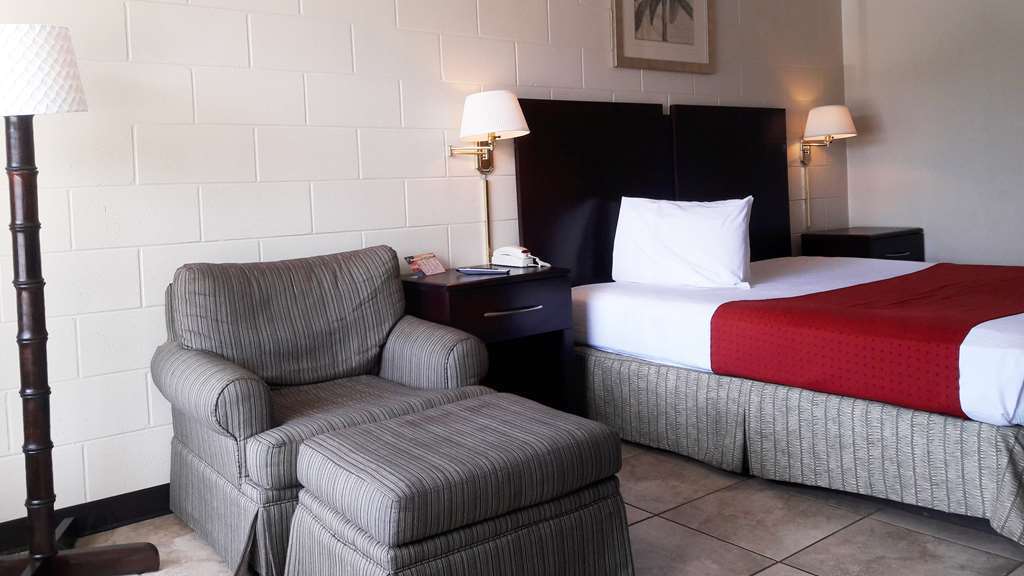 American Quality Lodge Panama City Room photo